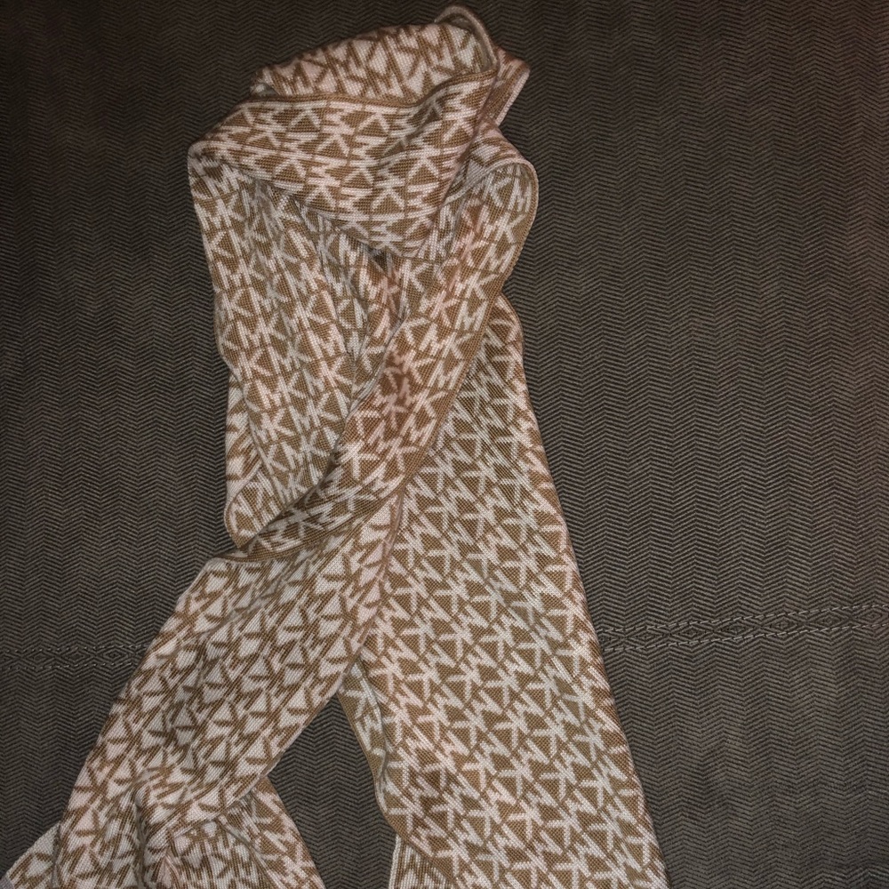 MK Scarf